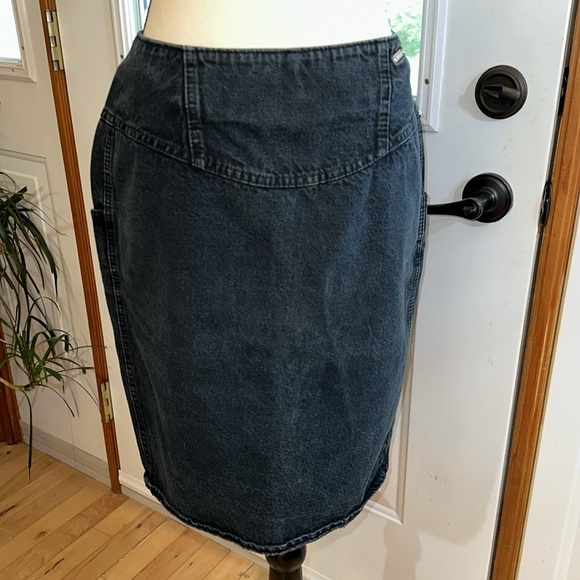 Fancy Ass Zip-Front Jean Skirt - Picture 2 of 6